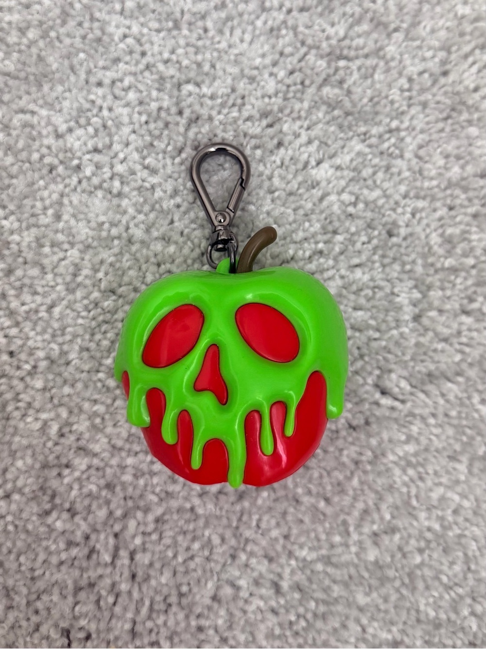 EUC Bath and Body Works x Disney Poison Apple Pocketbac Holder Keychain